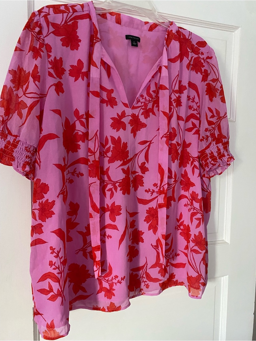Ann Taylor Pink & Red Floral Tie-Neck Blouse Size XL